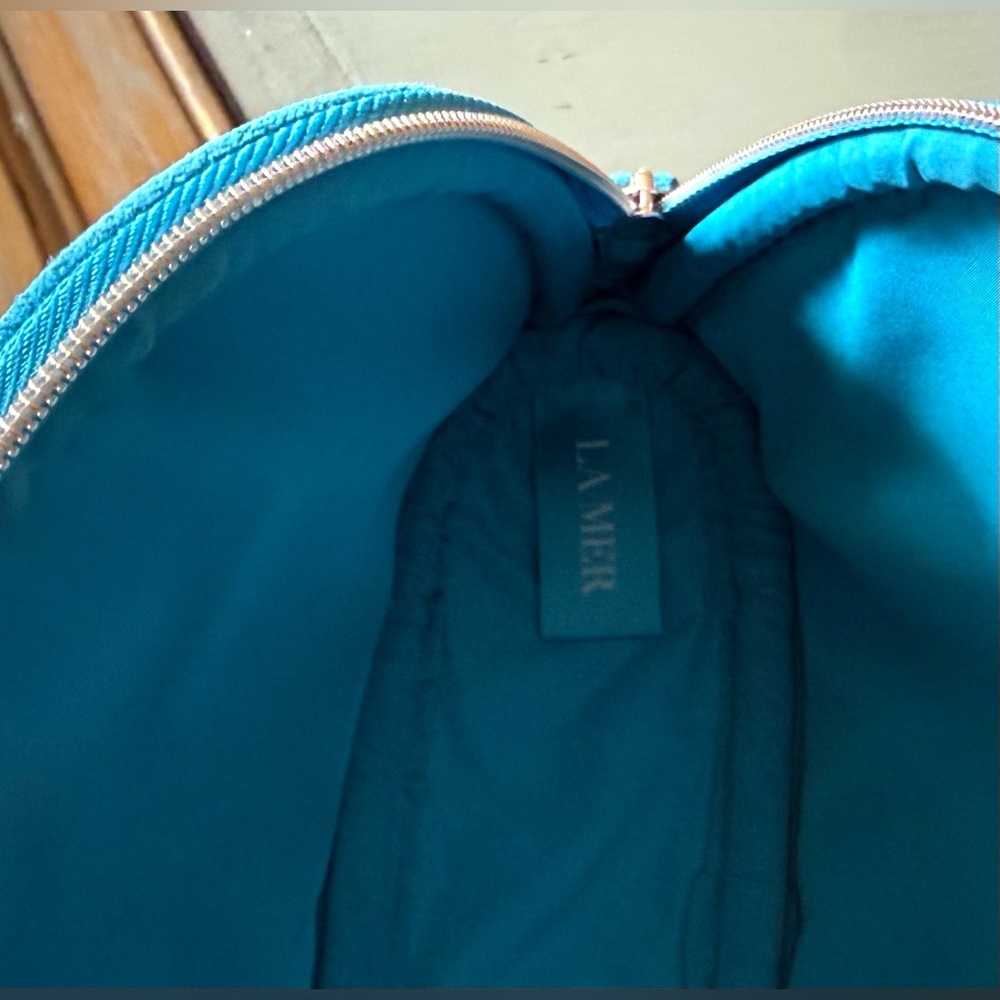 LA MER Suede Like Velvet Turquoise BAG NEW. Including 7 French Perfume Sample - Picture 4 of 6